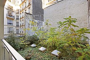 Modern Brunel Classic 1 Bed Apt With Balcony in Paris