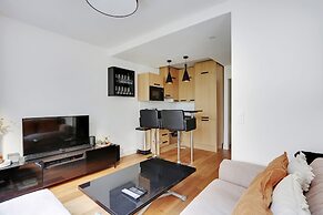 Modern Brunel Classic 1 Bed Apt With Balcony in Paris