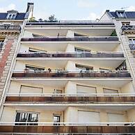 Modern Brunel Classic 1 Bed Apt With Balcony in Paris