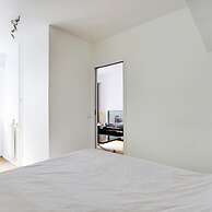 Modern Brunel Classic 1 Bed Apt With Balcony in Paris