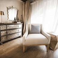 Classy Bourgeois Chic 2 Bedroom Apt in Le Marais