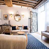 Classy Bourgeois Chic 2 Bedroom Apt in Le Marais