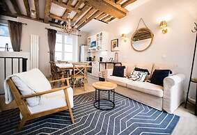 Classy Bourgeois Chic 2 Bedroom Apt in Le Marais