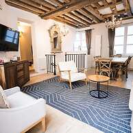 Classy Bourgeois Chic 2 Bedroom Apt in Le Marais
