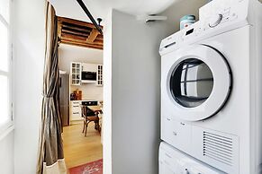 Classy Bourgeois Chic 2 Bedroom Apt in Le Marais
