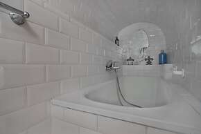 Classy Bourgeois Chic 2 Bedroom Apt in Le Marais