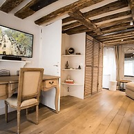 Classy Bourgeois Chic 2 Bedroom Apt in Le Marais