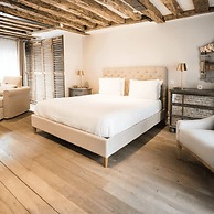 Classy Bourgeois Chic 2 Bedroom Apt in Le Marais