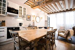 Classy Bourgeois Chic 2 Bedroom Apt in Le Marais