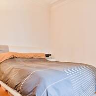 Secret Villiers I Stylish 2 Bed Apt in Villiers