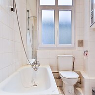 Secret Villiers I Stylish 2 Bed Apt in Villiers