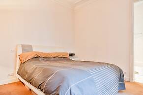 Secret Villiers I Stylish 2 Bed Apt in Villiers