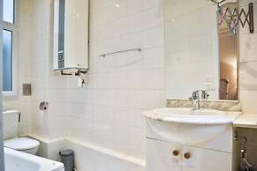 Secret Villiers I Stylish 2 Bed Apt in Villiers