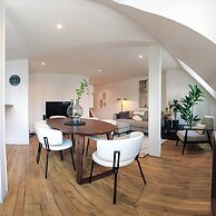 Copernic Line Elegant 3BR Apartment in Paris