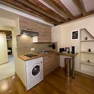 Charming Tuileries 1 Bed Apt in the Centre of Paris