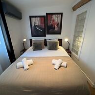 Dreamy Rive Gauche Modern 2 Bed Apt in Paris