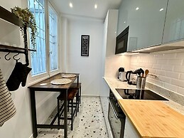 Paradis Calm Modern Studio Apt in Paris