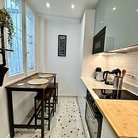 Paradis Calm Modern Studio Apt in Paris