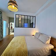 Paradis Calm Modern Studio Apt in Paris