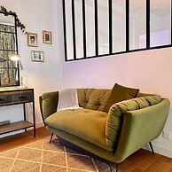Paradis Calm Modern Studio Apt in Paris