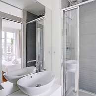 Bright Etoile Bright 2 bed Close to Eiffel Tower Arc the Triomphe et C