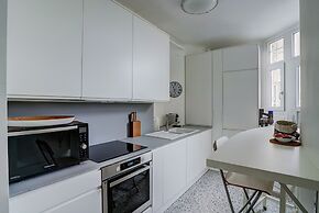 Bright Etoile Bright 2 bed Close to Eiffel Tower Arc the Triomphe et C