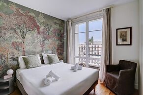 Bright Etoile Bright 2 bed Close to Eiffel Tower Arc the Triomphe et C