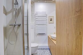 Bright Etoile Bright 2 bed Close to Eiffel Tower Arc the Triomphe et C
