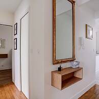 Bright Etoile Bright 2 bed Close to Eiffel Tower Arc the Triomphe et C