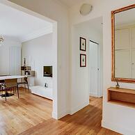 Bright Etoile Bright 2 bed Close to Eiffel Tower Arc the Triomphe et C