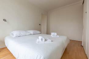 Amiral View Great 1 Bedroom Apartment in Paris