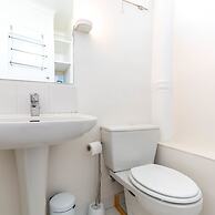 Amiral View Great 1 Bedroom Apartment in Paris