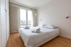 Amiral View Great 1 Bedroom Apartment in Paris
