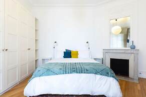 Chic Grenelle 3 Bedroom Apartment in Paris