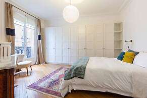 Chic Grenelle 3 Bedroom Apartment in Paris