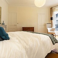 Chic Grenelle 3 Bedroom Apartment in Paris