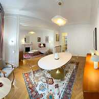 Chic Grenelle 3 Bedroom Apartment in Paris