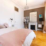 Chic Grenelle 3 Bedroom Apartment in Paris