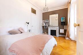 Chic Grenelle 3 Bedroom Apartment in Paris