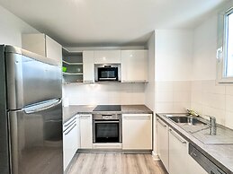 Copernic Right Luminous 2BR Apartment in Paris