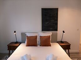 Copernic Right Luminous 2BR Apartment in Paris