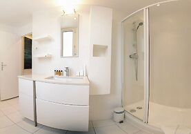 Copernic Right Luminous 2BR Apartment in Paris