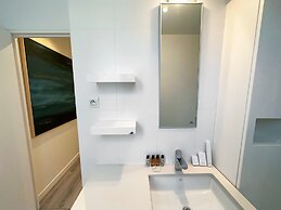 Copernic Right Luminous 2BR Apartment in Paris