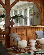 Portsea Paradise Pool and Tennis Court