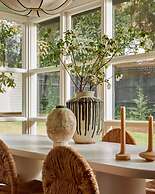 Portsea Paradise Pool and Tennis Court