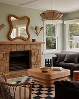 Portsea Paradise Pool and Tennis Court