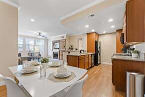 2BR Getaway Pool Gym Basketball Court Theater Access