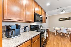 2BR Getaway Pool Gym Basketball Court Theater Access