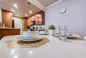 2BR Getaway Pool Gym Basketball Court Theater Access