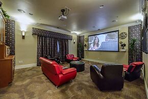 2BR Getaway Pool Gym Basketball Court Theater Access